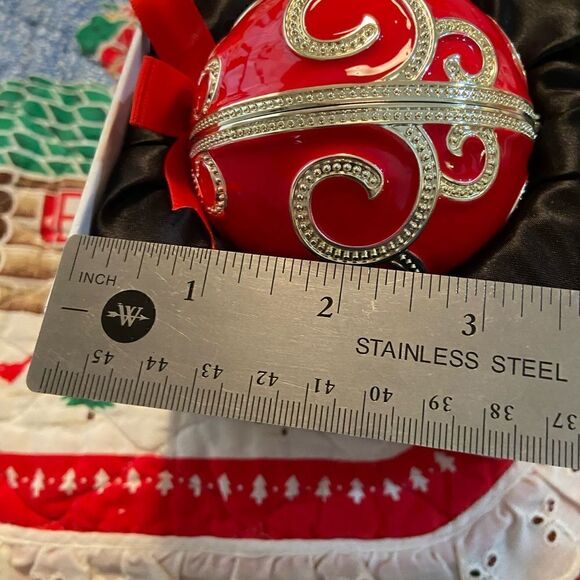 EUC Pandora Christmas Spectacular Radio City Rockettes ornament with Charm - Picture 5 of 9